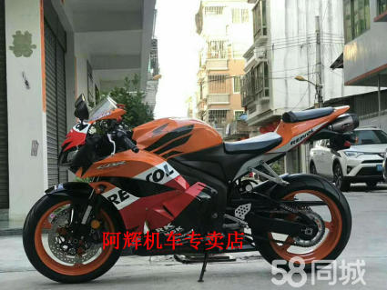 出售各種大排量跑車，款式齊全，大概價位就是1萬起步到幾萬快的價位都有
